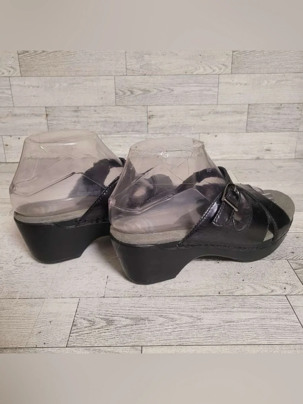 Dansko women’s sela